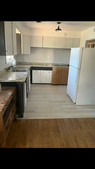 Building Photo - 4732 W Beaver Creek Dr