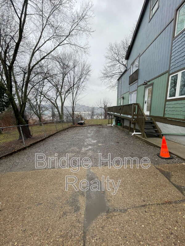 Building Photo - 107 Shoup St
