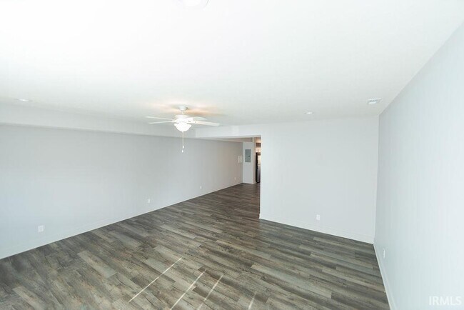 Building Photo - 1222 W Rangeview Cir