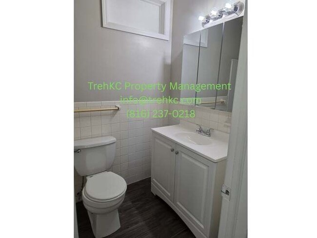 Building Photo - 1860 E 76th St