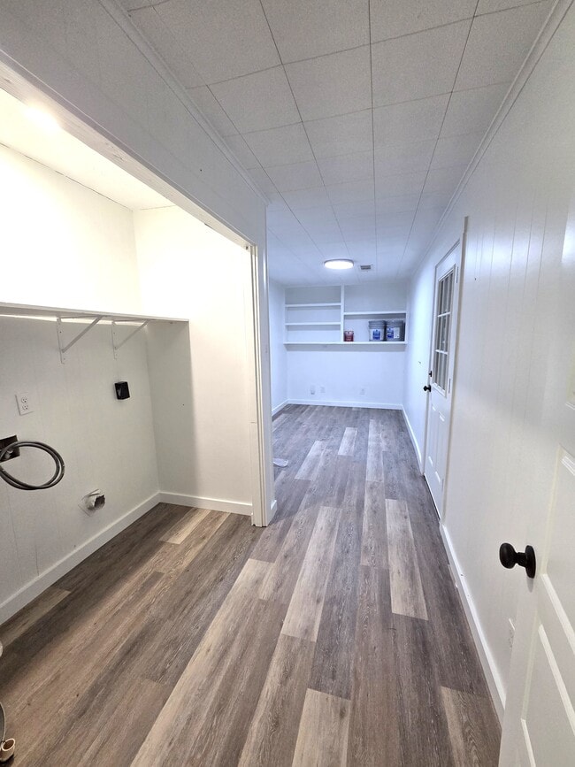 Building Photo - 119 Merry Mark Dr