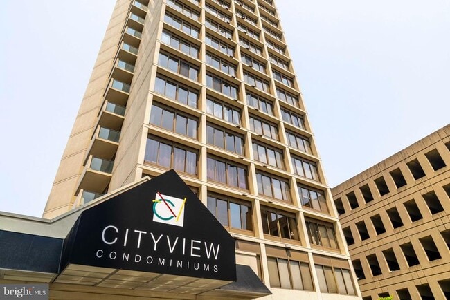 Building Photo - 2001 Hamilton St