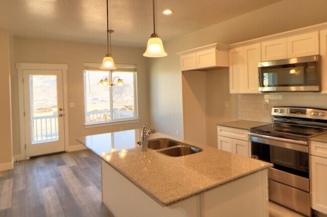 Building Photo - 16347 S Piston Ln