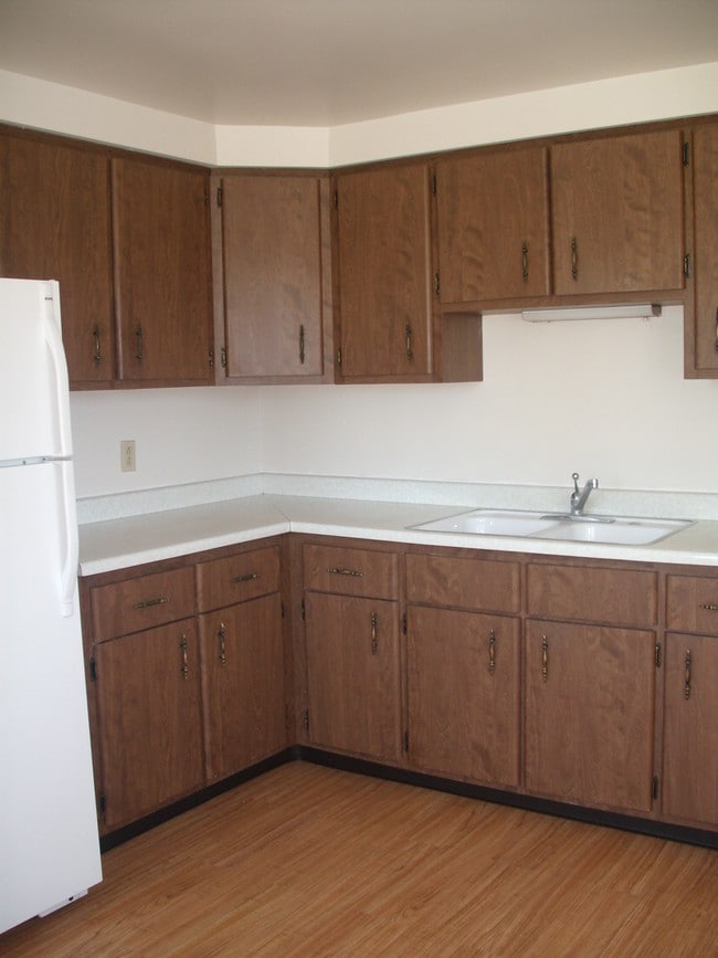 Building Photo - Birchwood Court