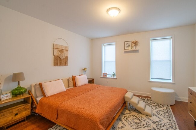 Building Photo - Beautiful Point Breeze Townhome