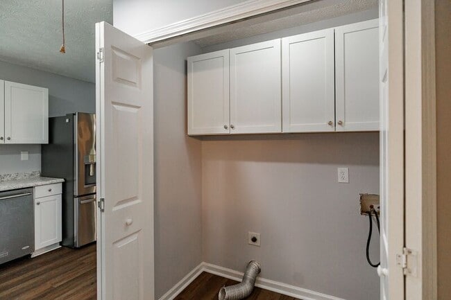 Building Photo - 2603 Hog Mountain Rd