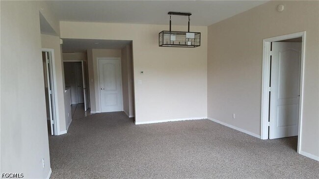 Building Photo - 13831 Eagle Ridge Lakes Dr