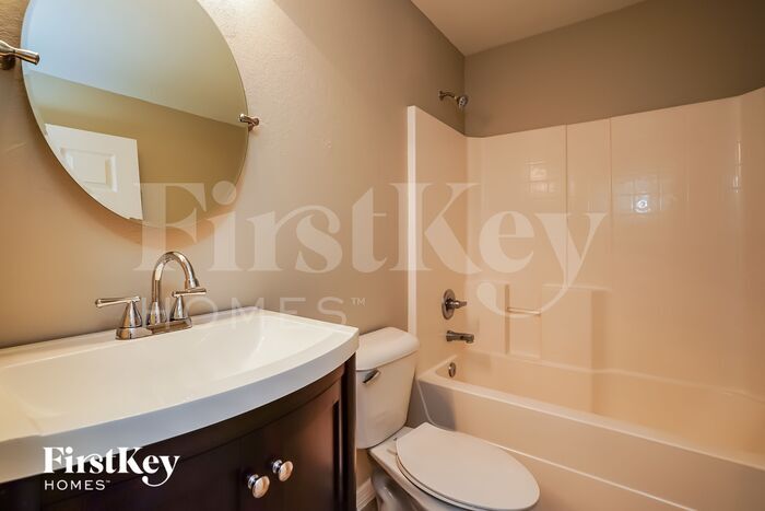 Building Photo - 3313 NE 15th Pl