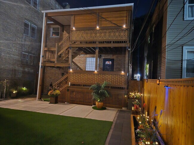 Building Photo - 6422 N Seeley Ave