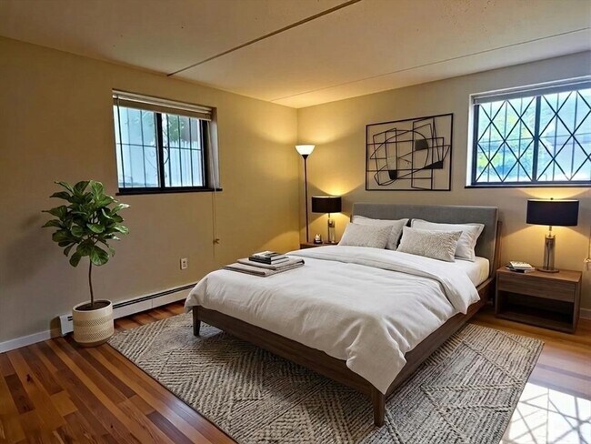 Building Photo - 303 Lowell St