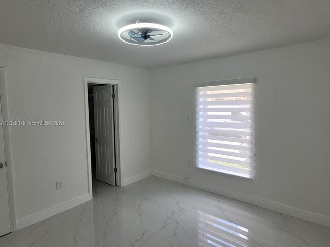 Building Photo - 3831 SW 79th Ave