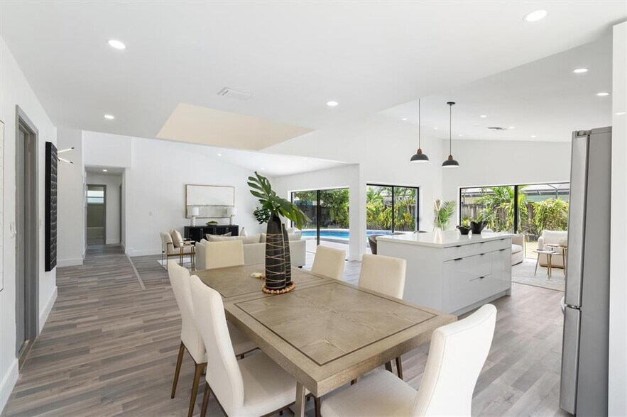 Building Photo - 4920 NW 83rd Ter