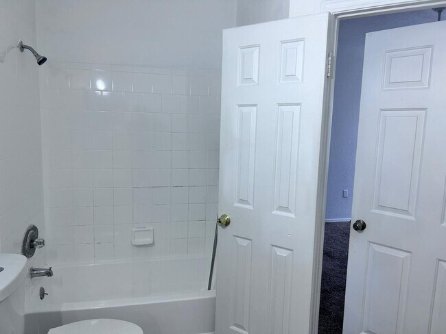 Building Photo - 2 Bed/1 Bath Apartment within Madison at M...