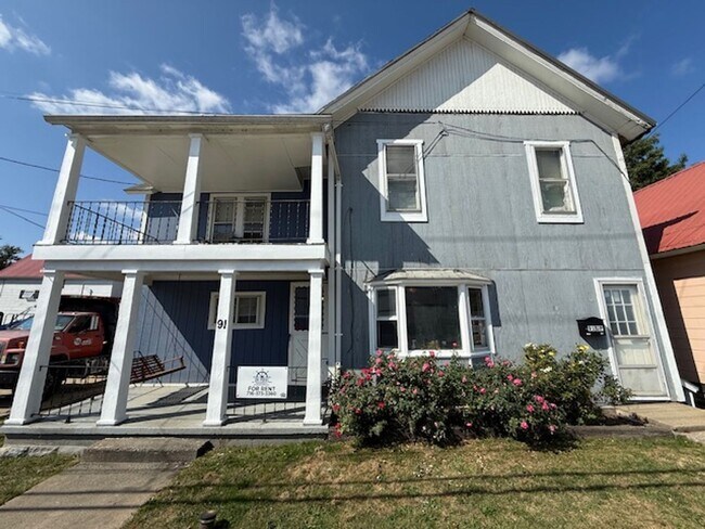 Primary Photo - 91 Davis St