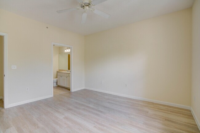Building Photo - 224 Murcia Dr