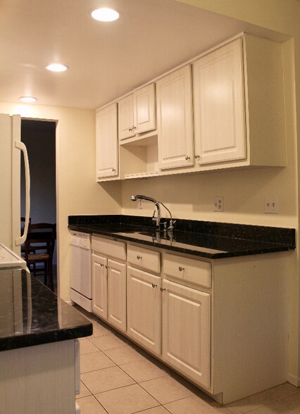 Building Photo - 929 Kirts Blvd