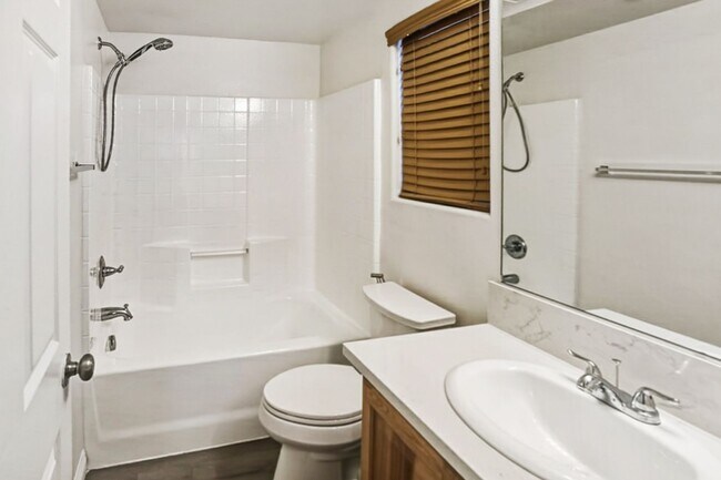 Building Photo - Beautiful 3 Bed Home With 3 Full Baths And Bed and Full Bath On 1st Floor