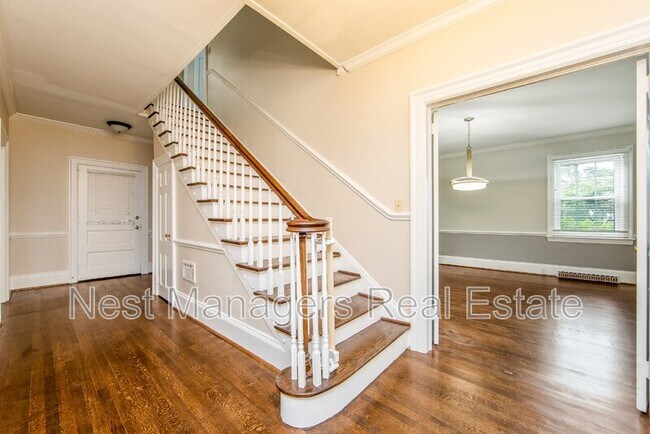 Building Photo - 220 Bradford Ave