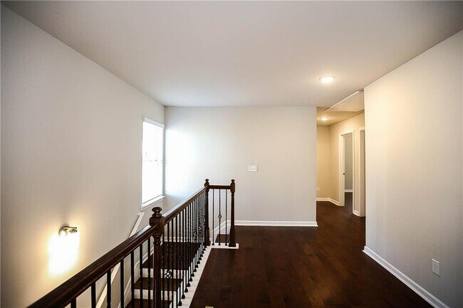 Building Photo - 2304 Shetley Creek Dr