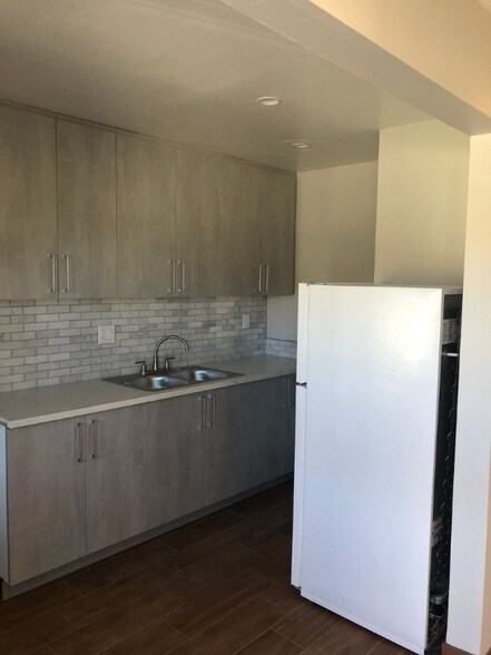 Primary Photo - 11730 S Vermont Ave