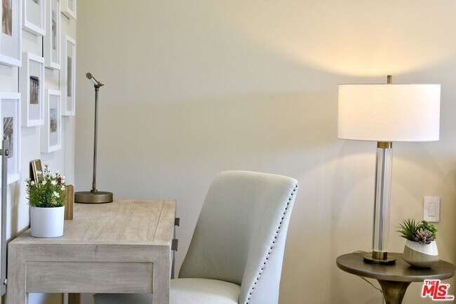 Building Photo - 23908 De Ville Way