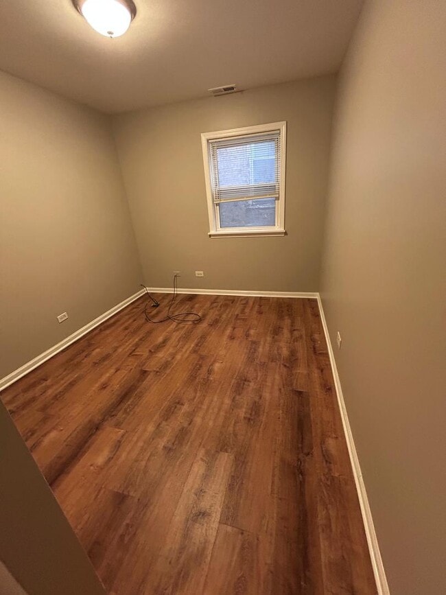 Building Photo - 5905 S Indiana Ave