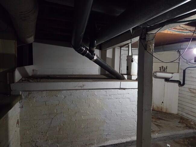 Building Photo - 1250 E 100 S