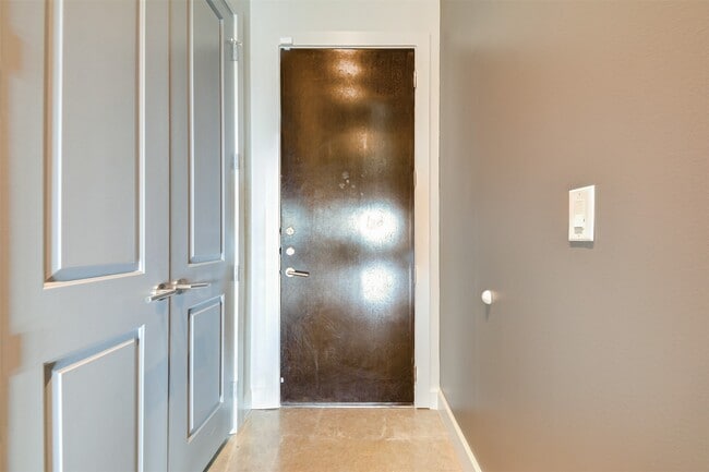 Building Photo - 1111 Studewood St