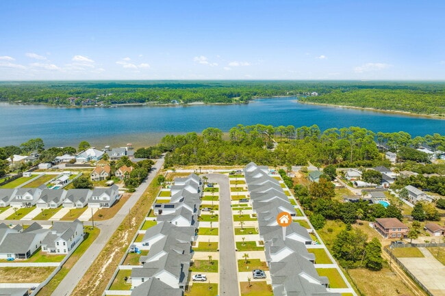 Building Photo - 712 Landing Cir