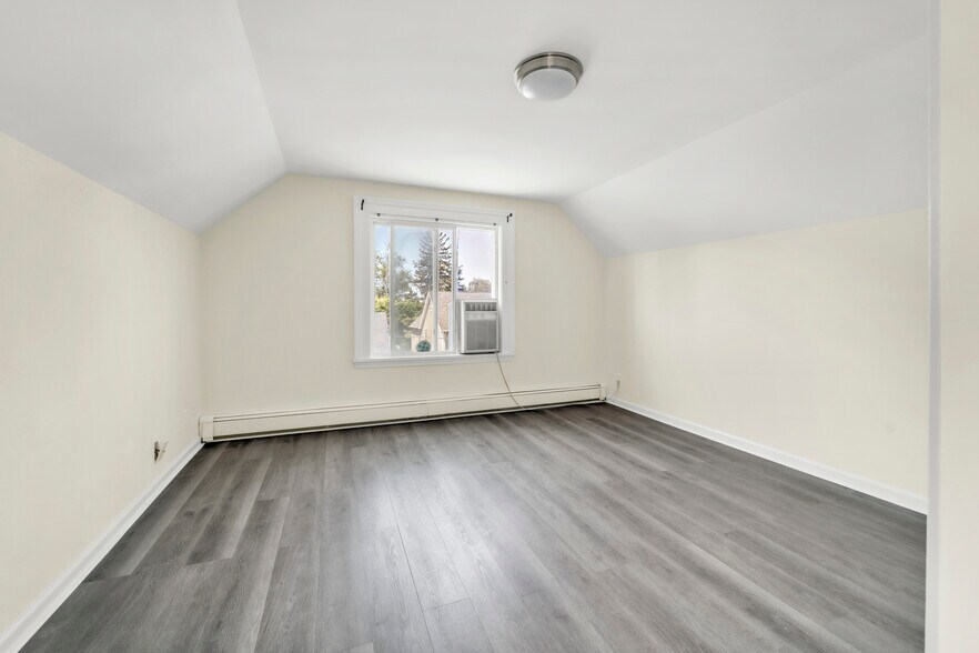 Building Photo - 83 Beaumont St