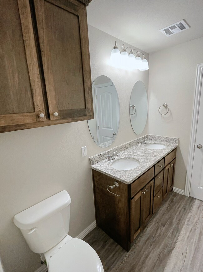 Building Photo - Beautiful 3/2 home near Lake Durant