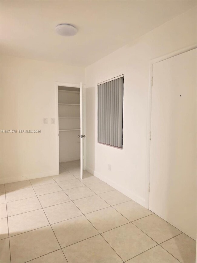 Building Photo - 9490 E Bay Harbor Dr