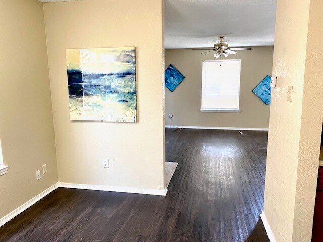 Building Photo - ARLINGTON COZY HOME 3/2/2