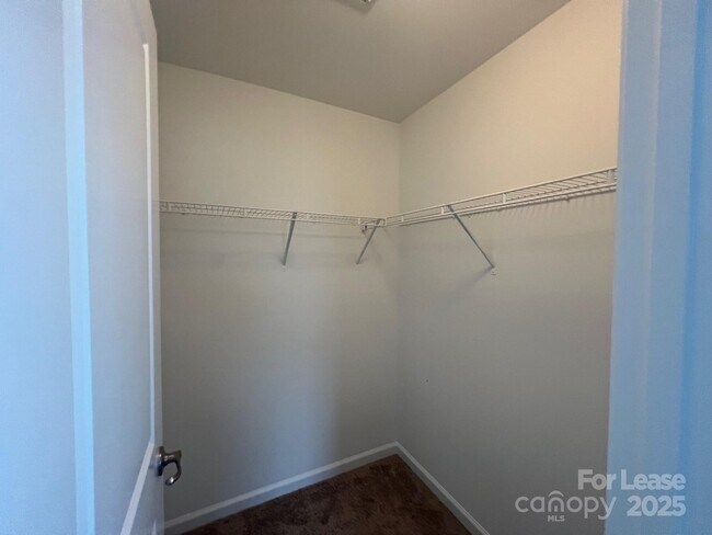 Building Photo - 207 Elba Dr
