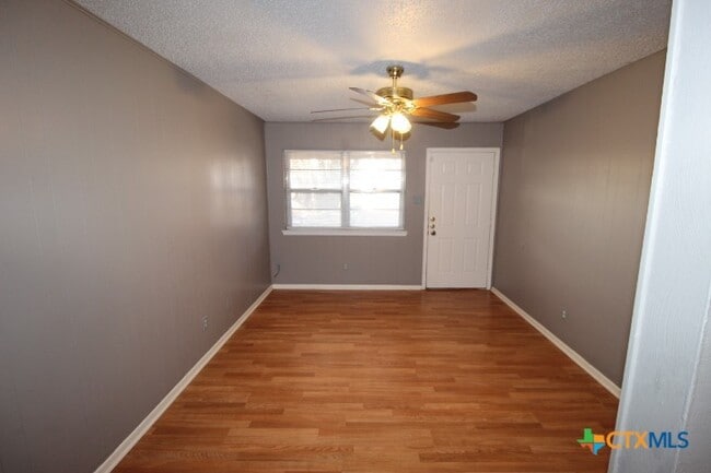 Building Photo - 308 Bonnie Ln
