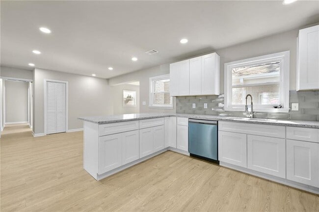 Building Photo - 1963 Shepherd Cir SW