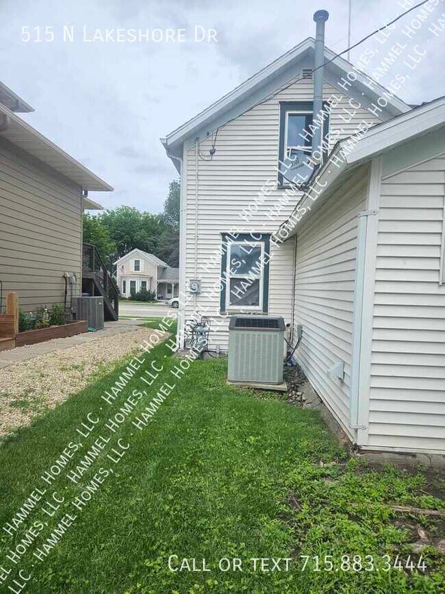 Building Photo - 515 N Lakeshore Dr