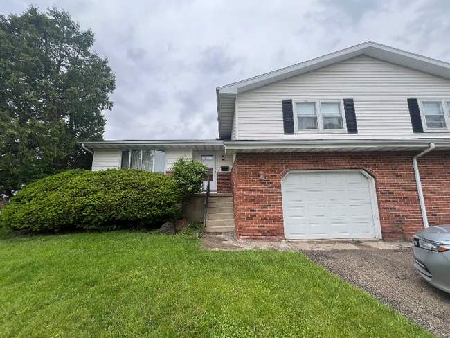 Building Photo - 243 Tyler Cir