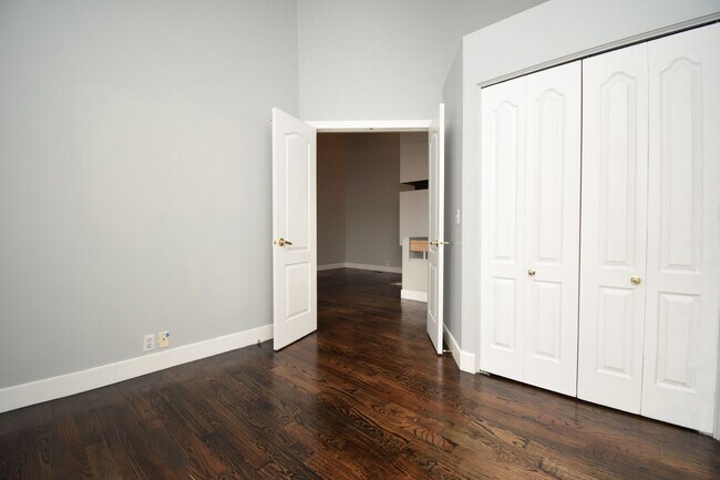 Building Photo - Quiet 2 Bed Millcreek Condo with Beautiful Mountain Views!