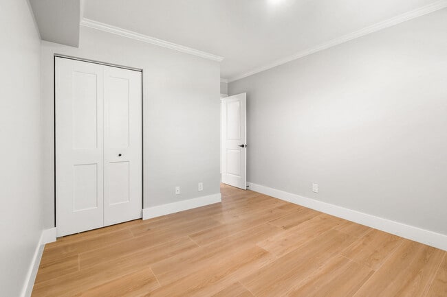 Building Photo - 324 Southwind Dr