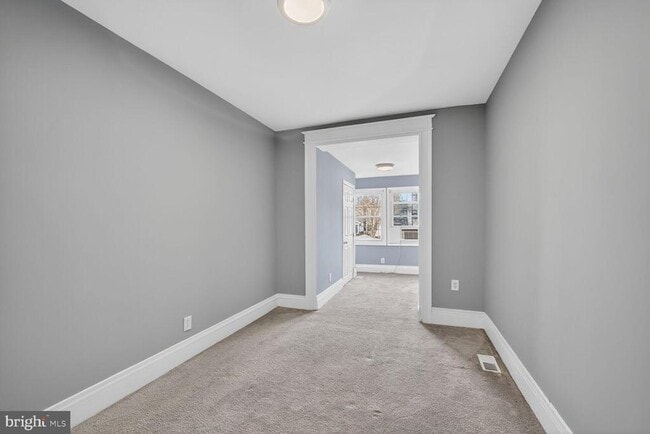 Building Photo - 632 Franklin St NE