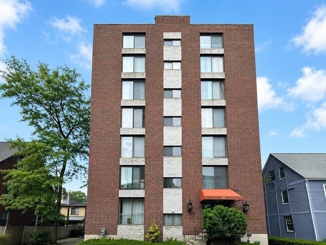 Building Photo - 31 Harris St