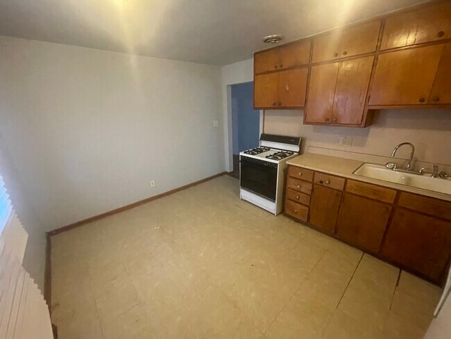 Building Photo - 7 Grace St