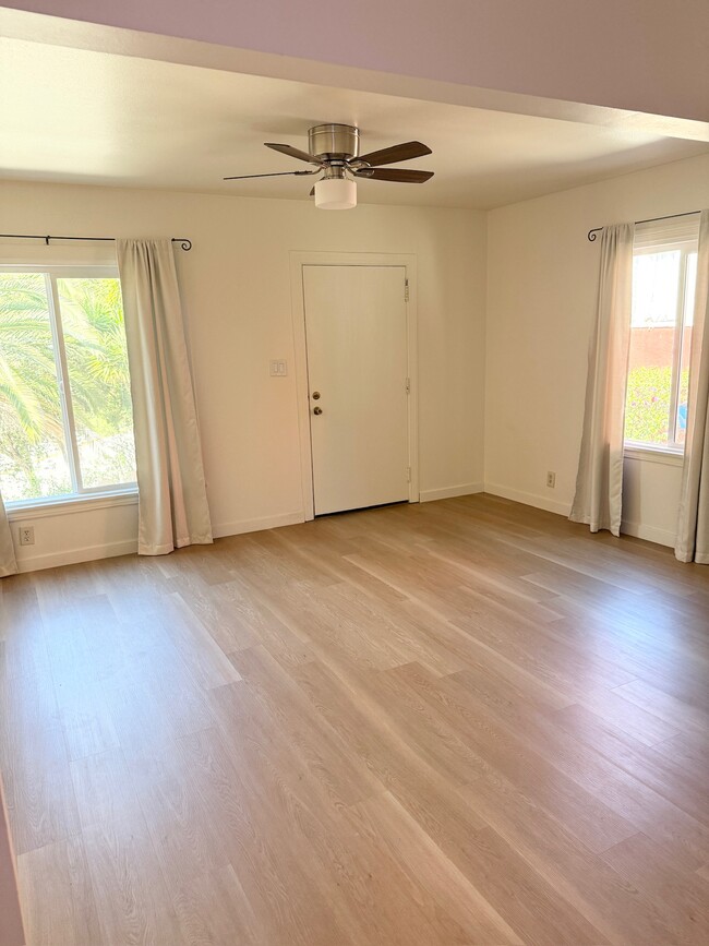 Building Photo - 2110 Glendale Blvd