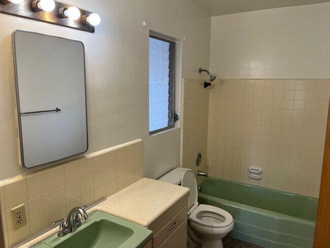 Building Photo - 206-210 Vista Glen Ln