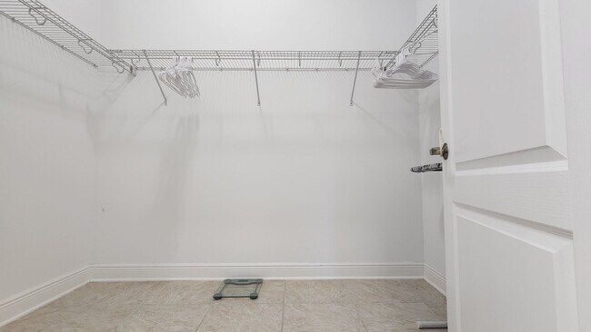 Building Photo - Lakeview Turnkey Furnished Home with Resort Amenities in Gated Rosedale!