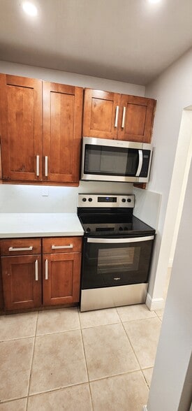 Kitchen with all new appliances - 10403 N Kendall Dr