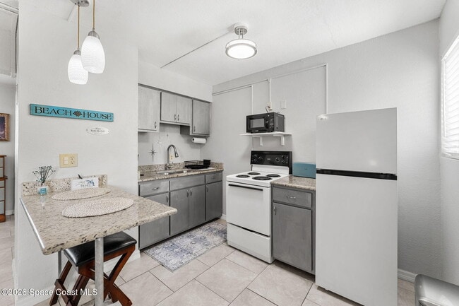 Building Photo - 211 Circle Dr