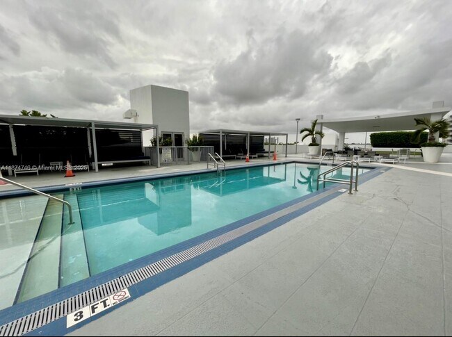 Building Photo - 2700 SW 27th Ave