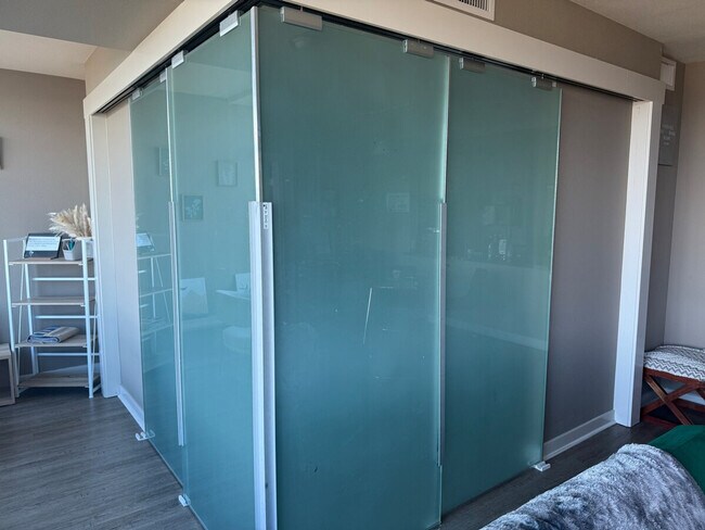 Building Photo - 11011 NE 9th St